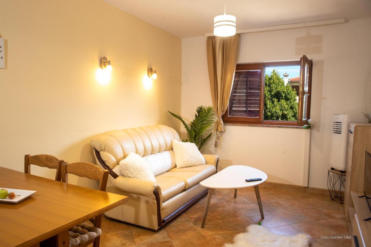 Apartment Midea Ровинь Экстерьер фото