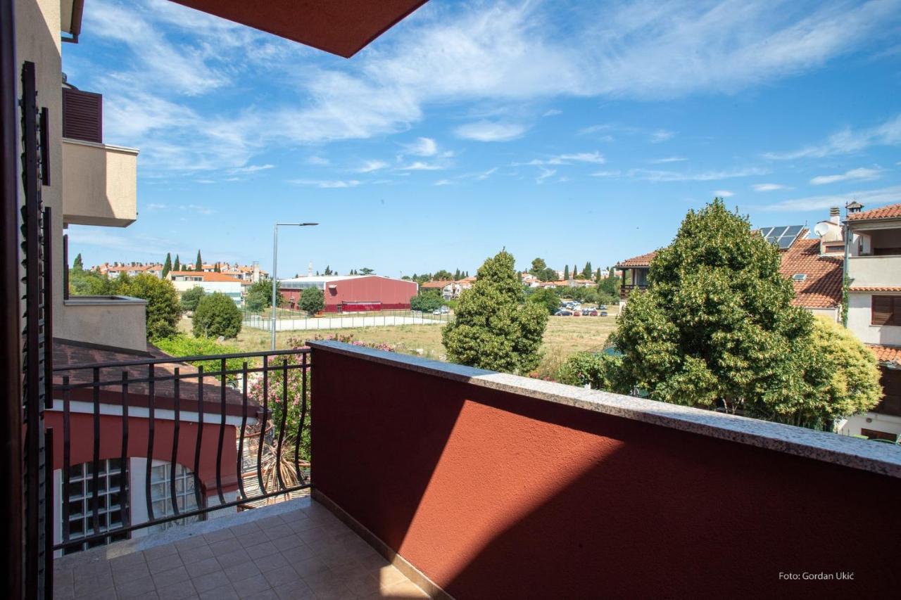 Apartment Midea Ровинь Экстерьер фото
